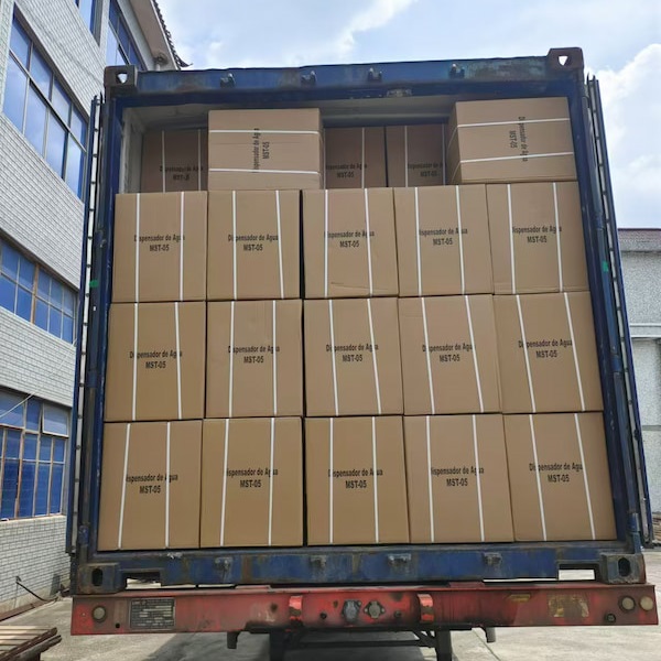 contenedor de carga para la bomba manual de botella de agua manual water bottle pump loading container